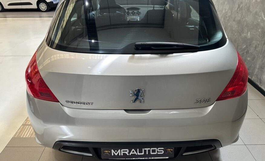 Peugeot 308 1.6i 120cv