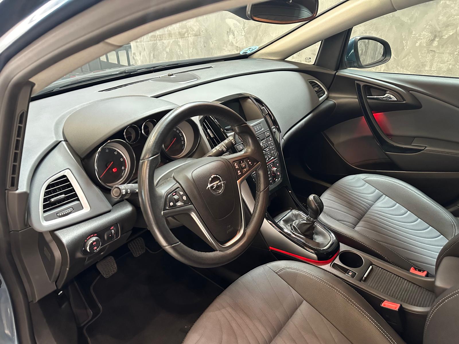 Opel Astra ST 1.6CDTi 136cv