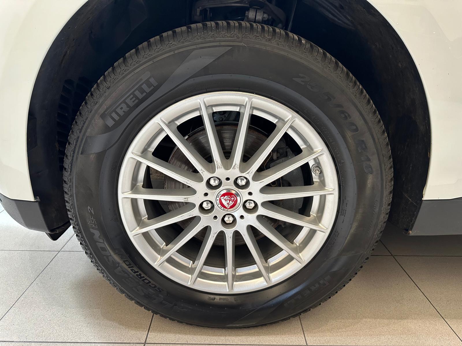 Jaguar F-Pace 2.0 180cv