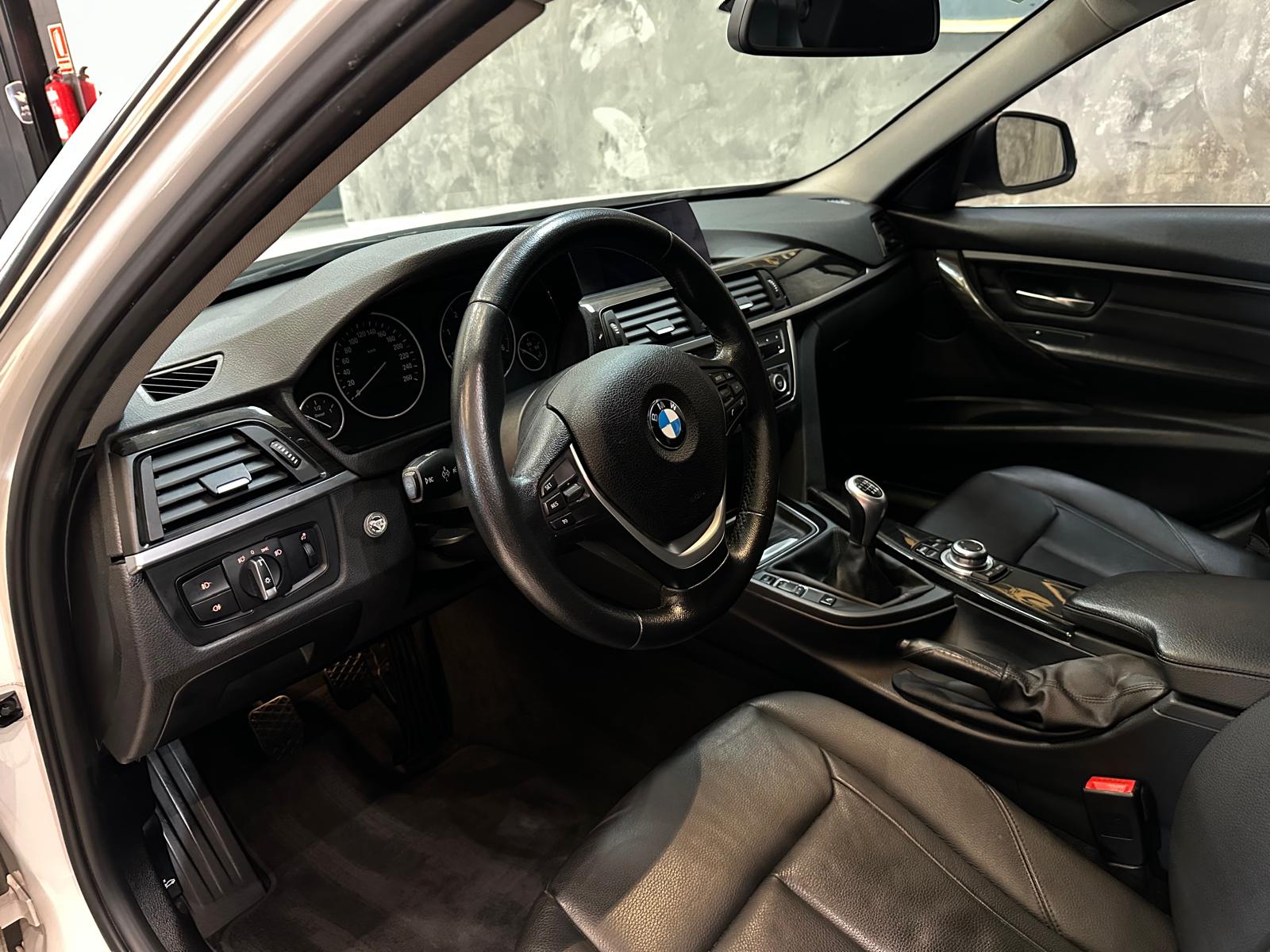 BMW 318D F30 Luxury 2.0cc 25cv