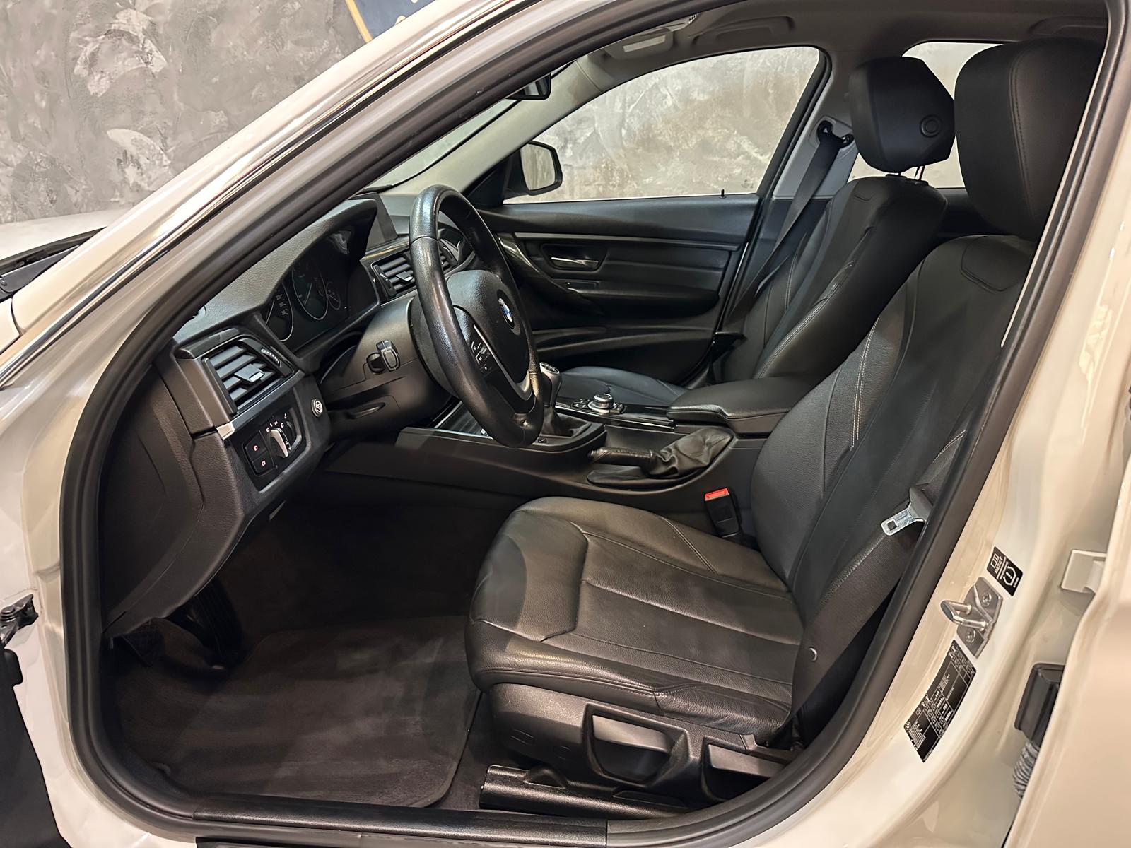 BMW 318D F30 Luxury 2.0cc 25cv