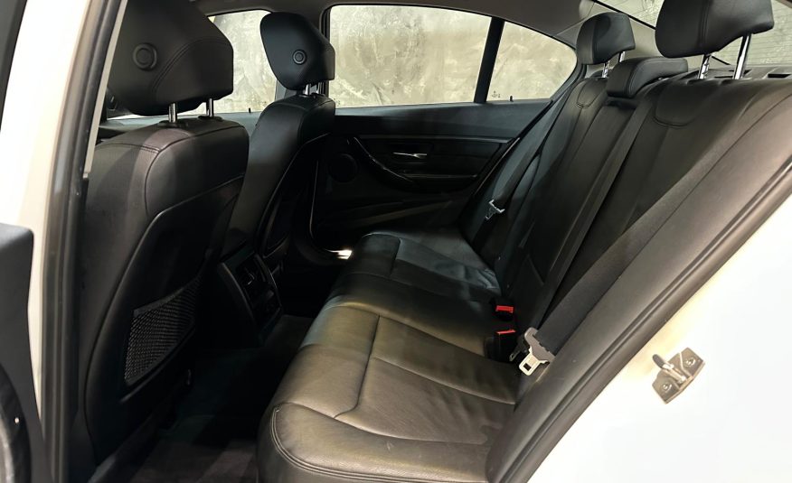 BMW 318D F30 Luxury 2.0cc 25cv