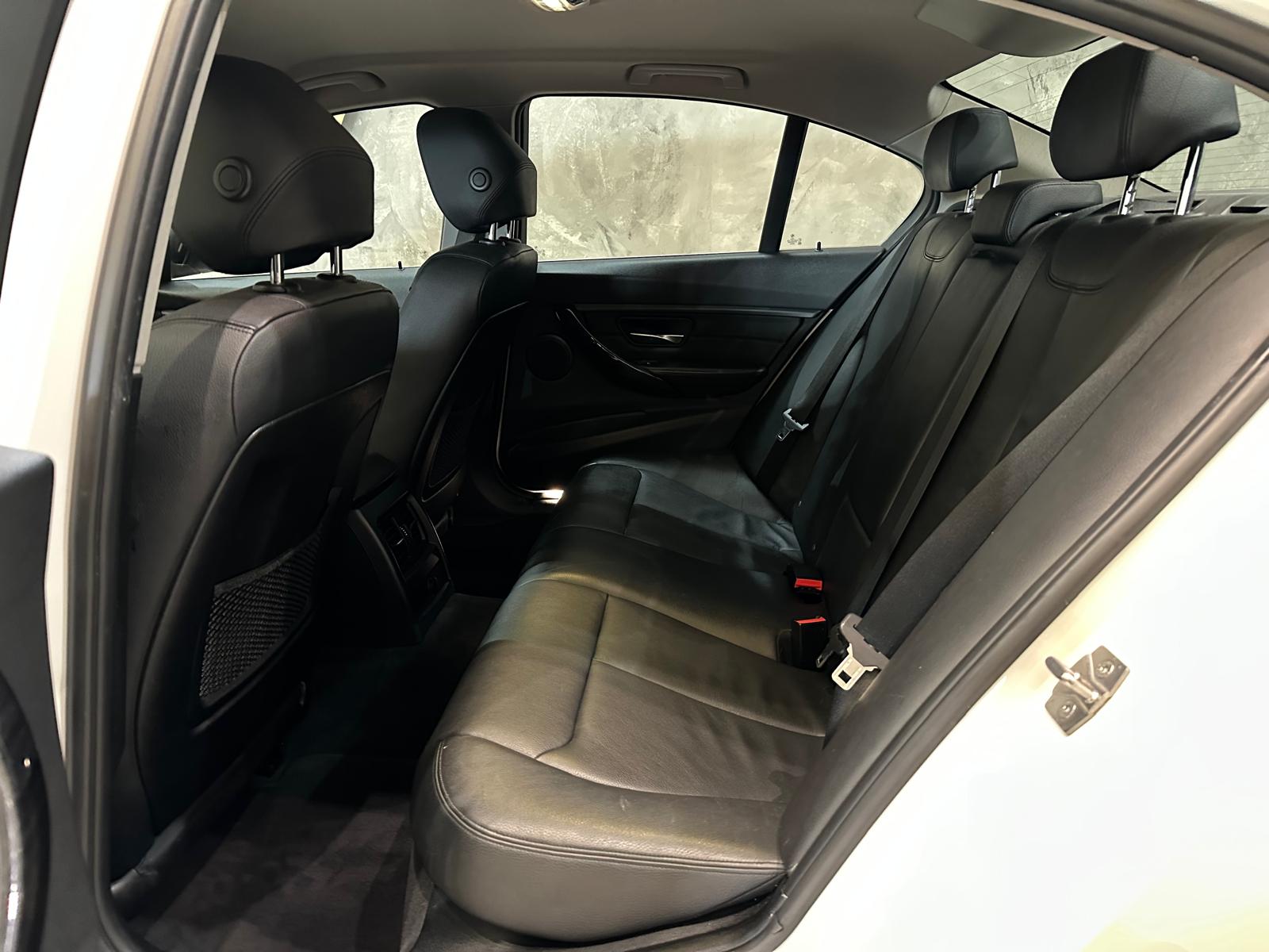 BMW 318D F30 Luxury 2.0cc 25cv