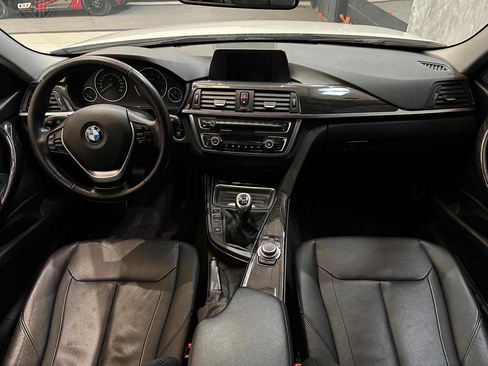 BMW 318D F30 Luxury 2.0cc 25cv