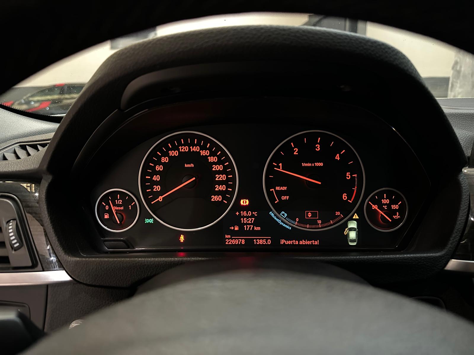 BMW 318D F30 Luxury 2.0cc 25cv