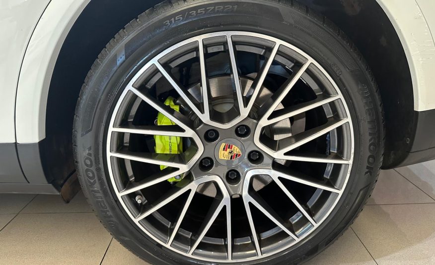 Porsche Cayenne E-Hybrid 3.0 462cv