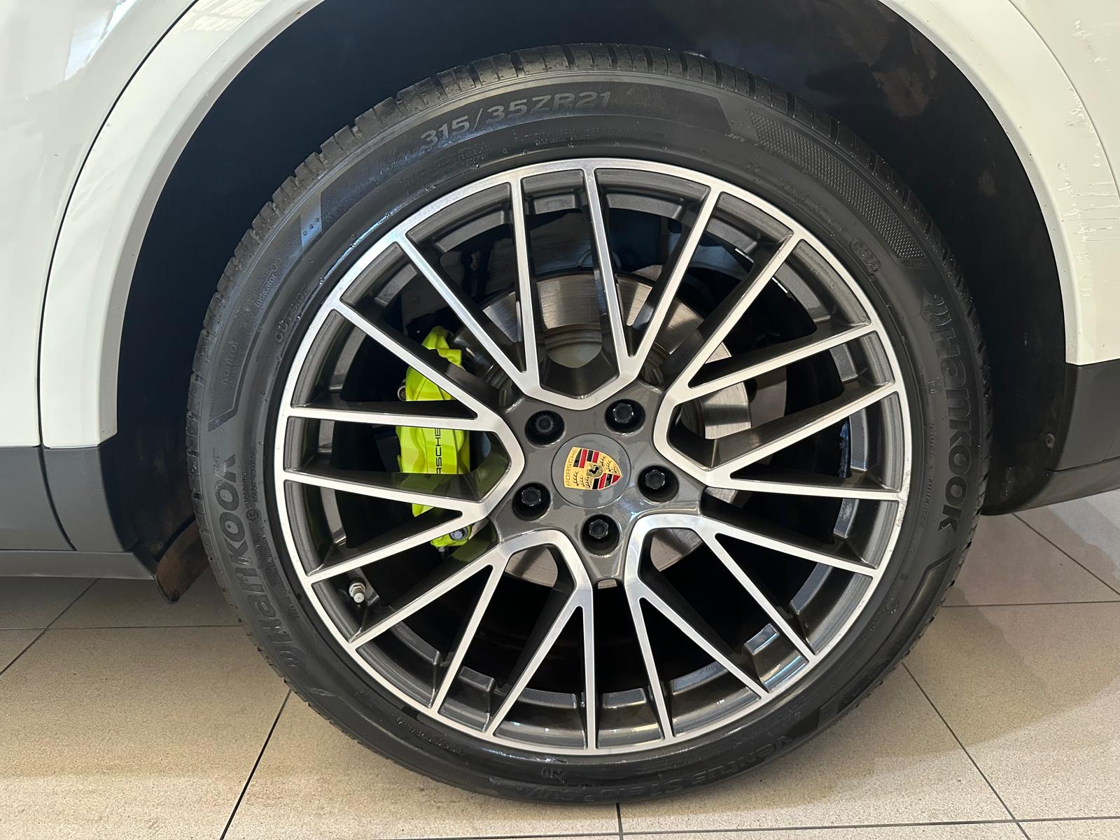 Porsche Cayenne E-Hybrid 3.0 462cv