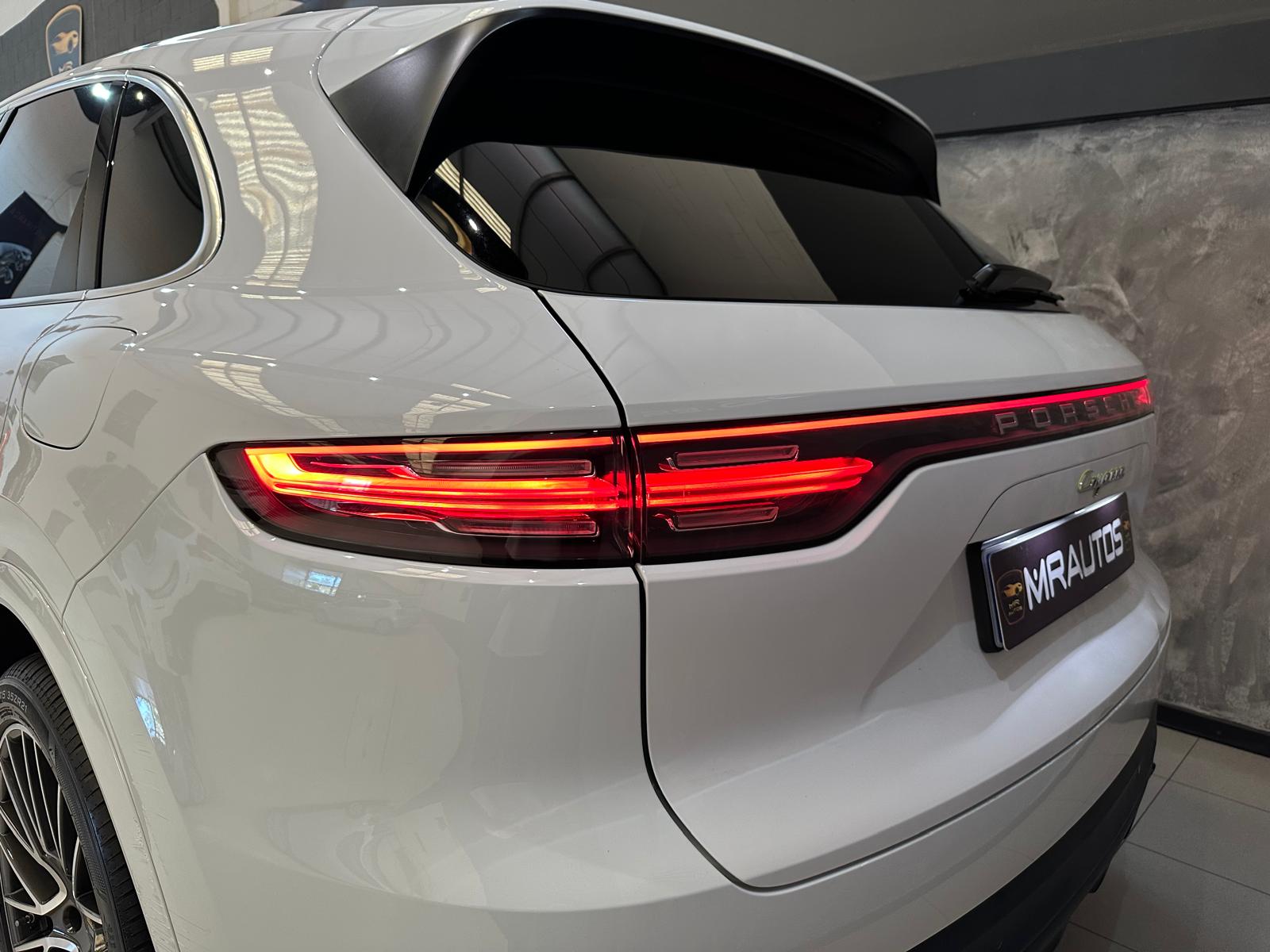 Porsche Cayenne E-Hybrid 3.0 462cv