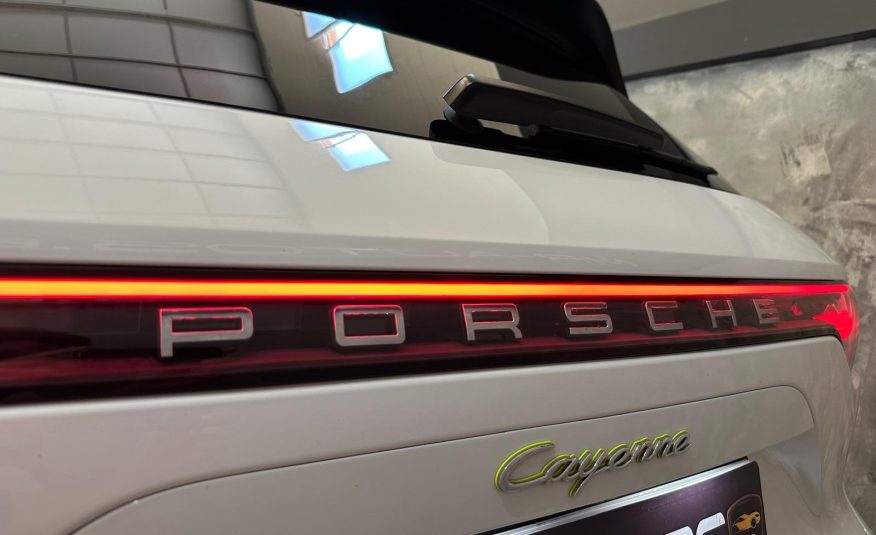 Porsche Cayenne E-Hybrid 3.0 462cv
