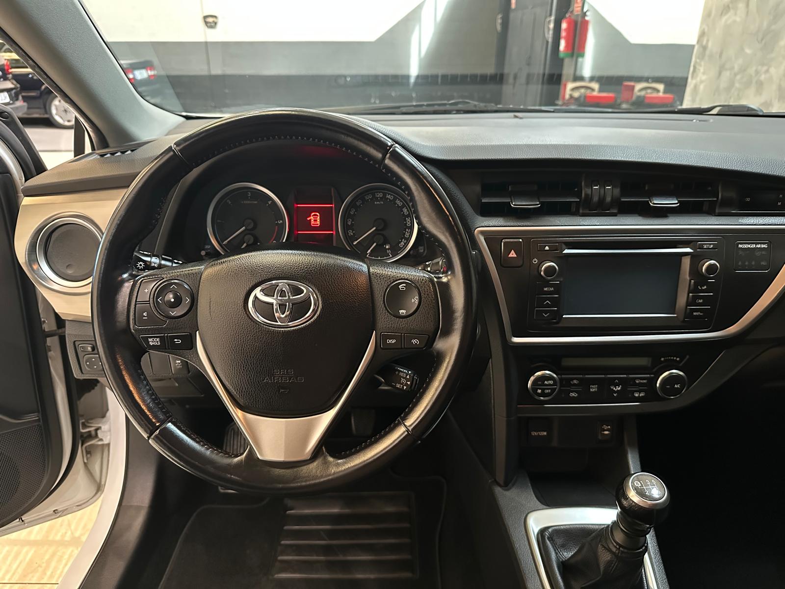 Toyota Auris 2.0 124cv