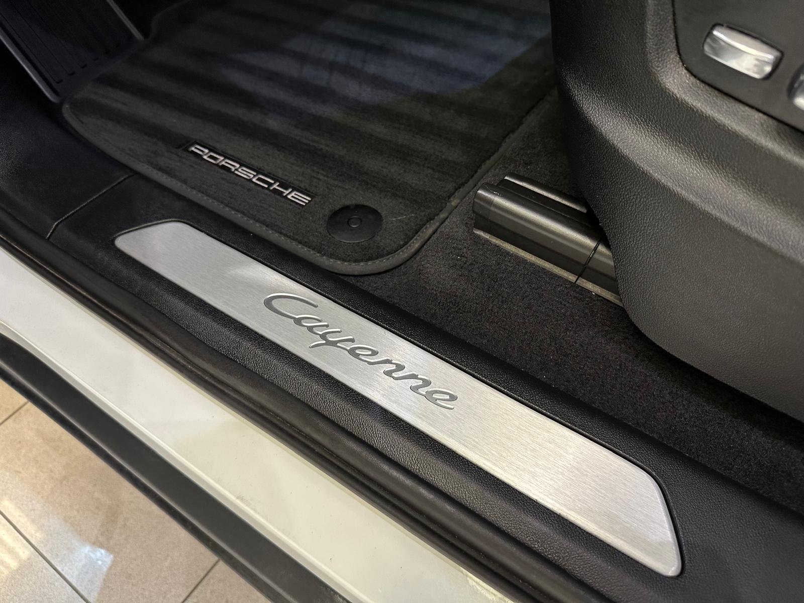 Porsche Cayenne E-Hybrid 3.0 462cv