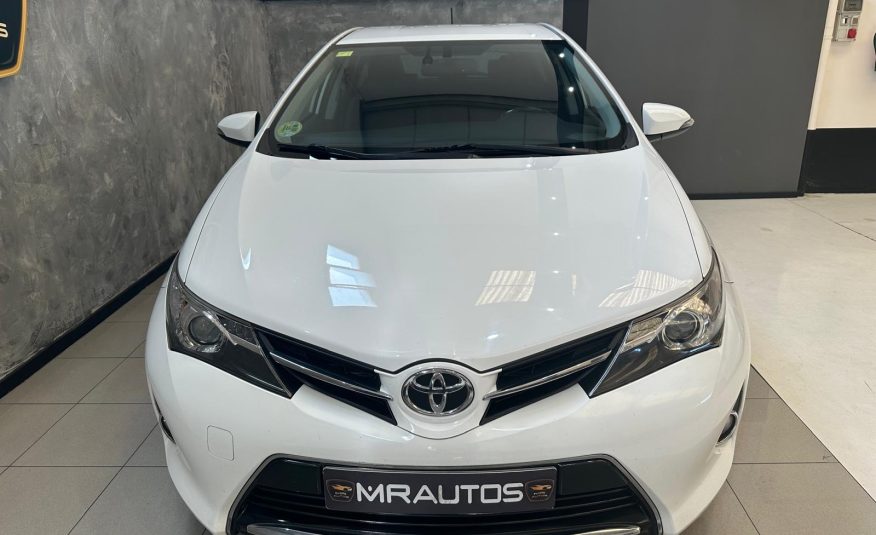Toyota Auris 2.0 124cv