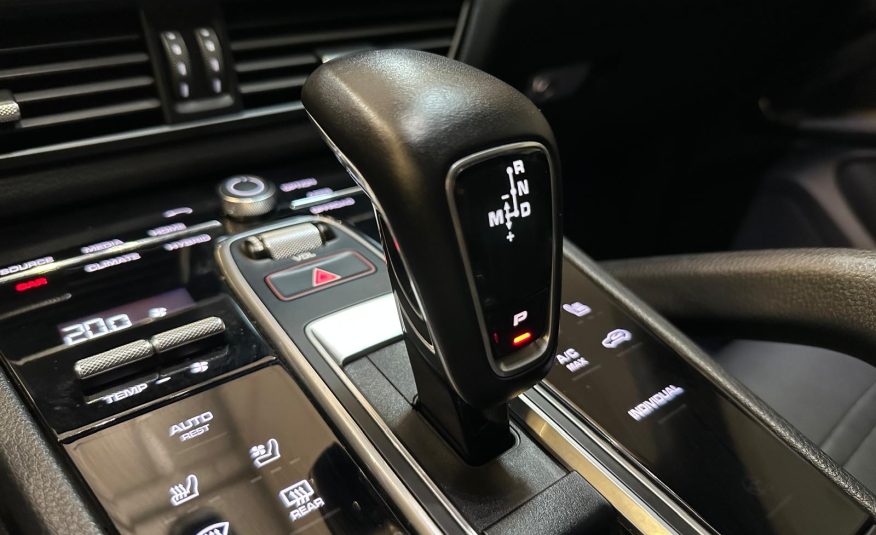 Porsche Cayenne E-Hybrid 3.0 462cv