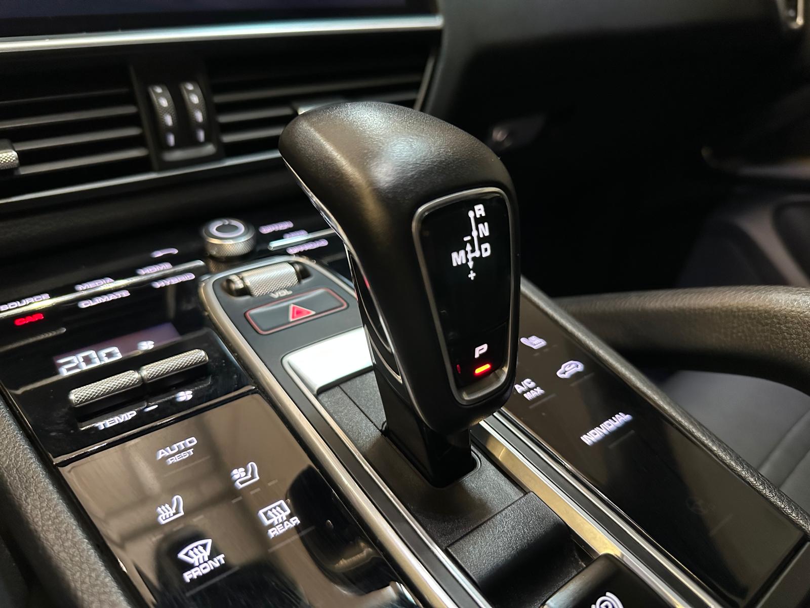 Porsche Cayenne E-Hybrid 3.0 462cv