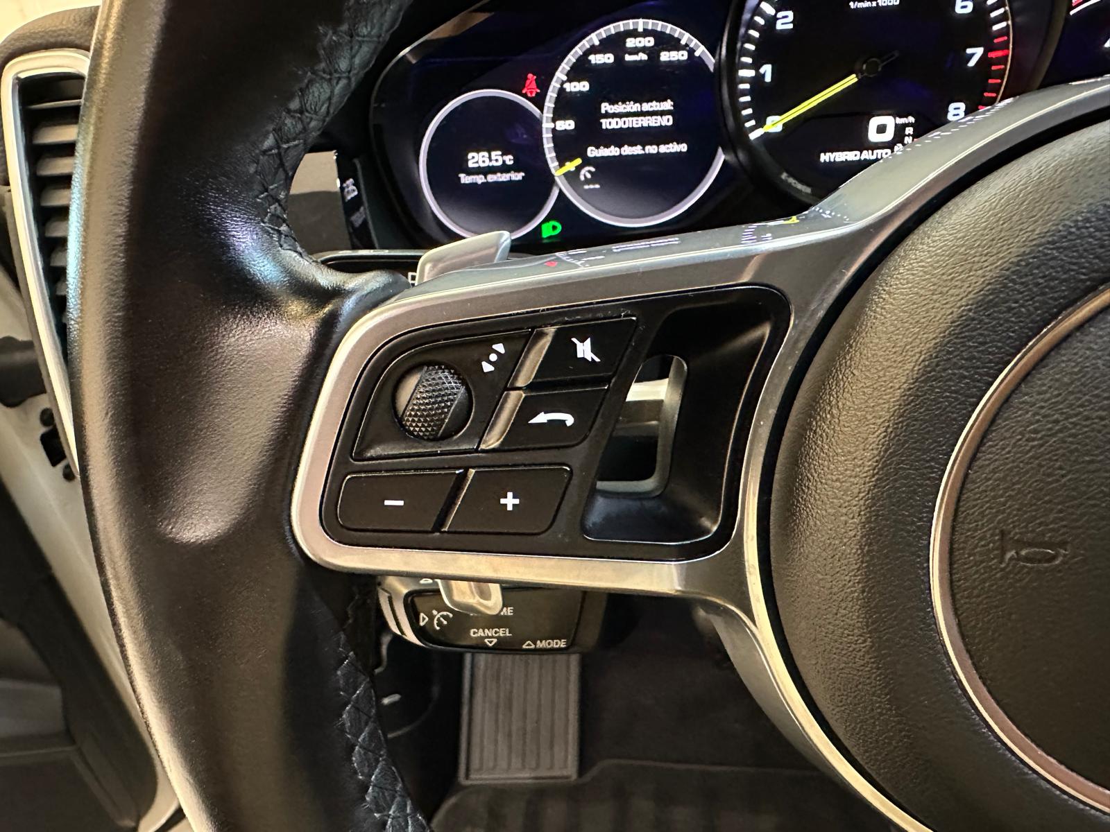 Porsche Cayenne E-Hybrid 3.0 462cv