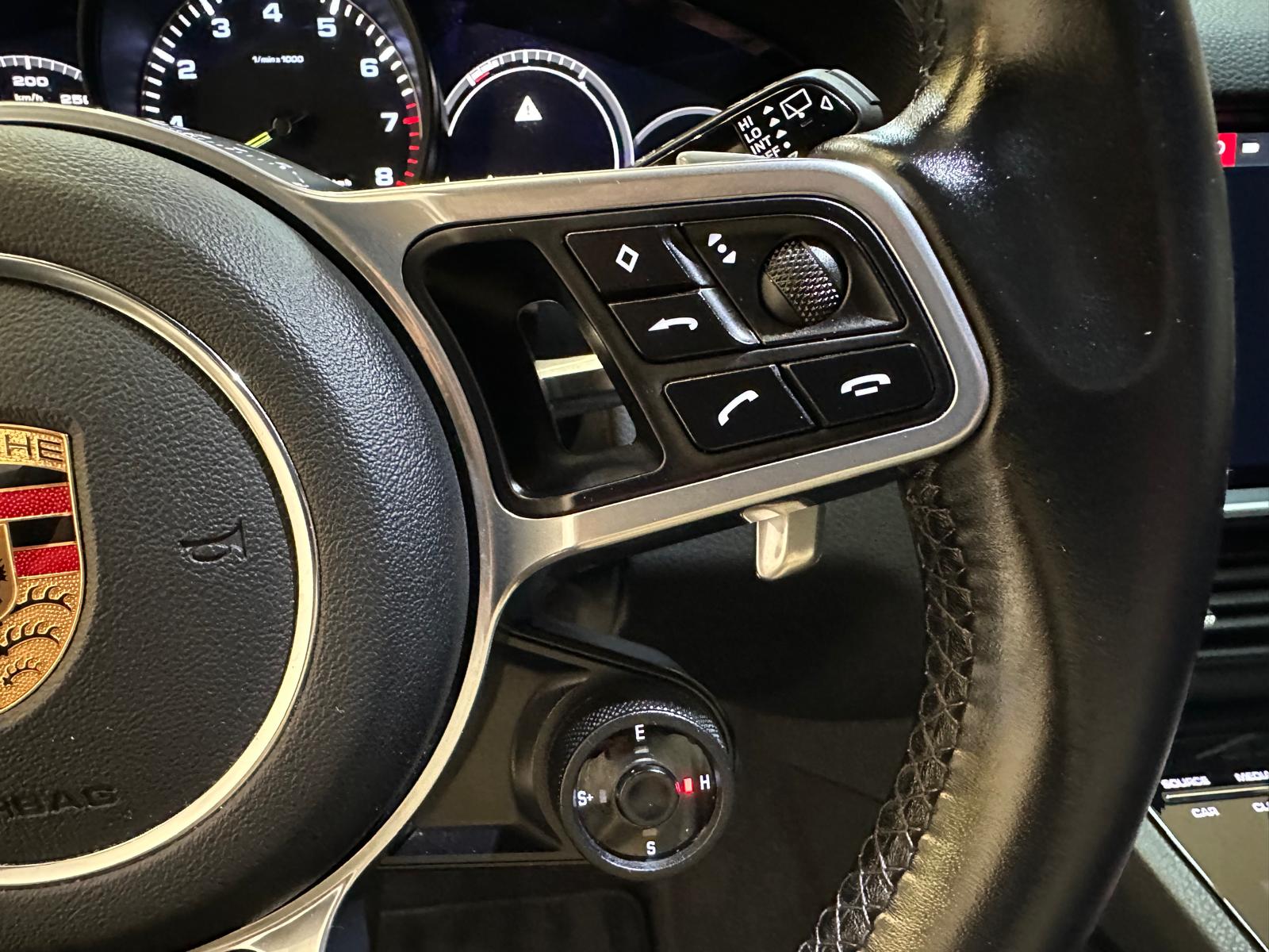 Porsche Cayenne E-Hybrid 3.0 462cv