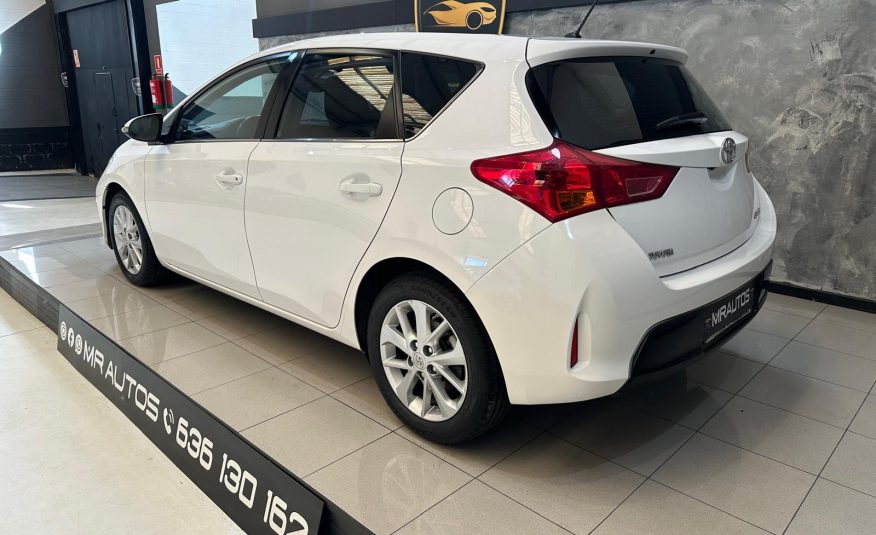 Toyota Auris 2.0 124cv