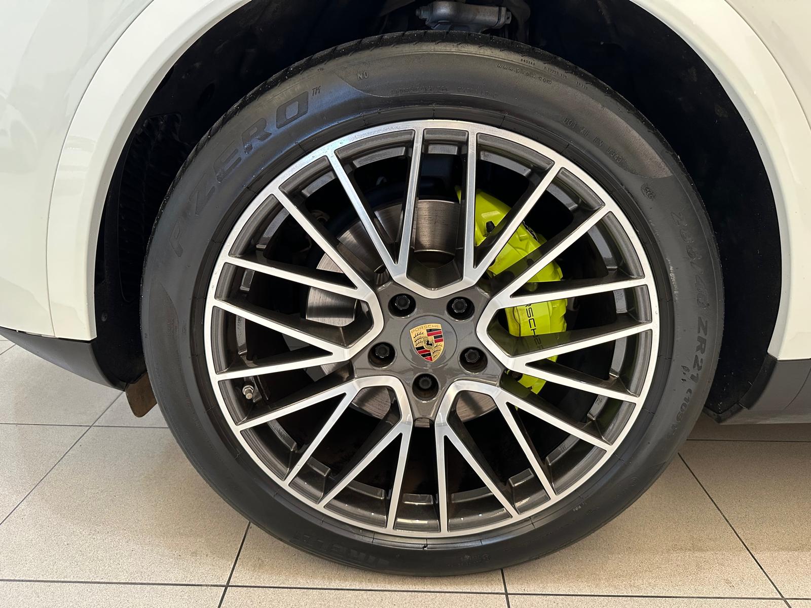 Porsche Cayenne E-Hybrid 3.0 462cv