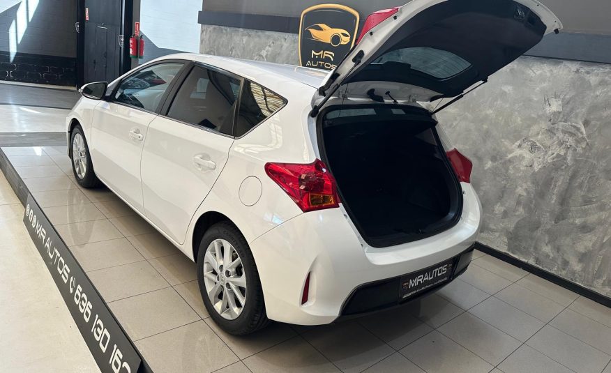 Toyota Auris 2.0 124cv