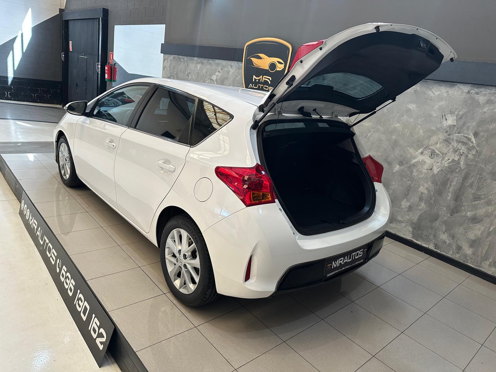 Toyota Auris 2.0 124cv