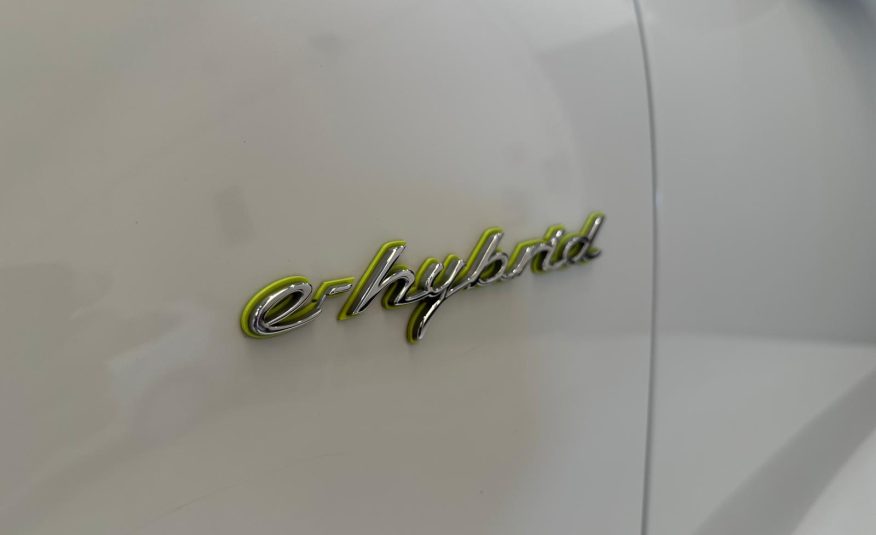 Porsche Cayenne E-Hybrid 3.0 462cv