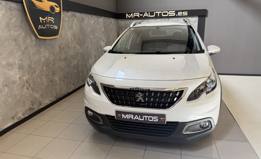 PEUGEOT 2008 Signature PureTech 110 SS 6 Vel. MAN