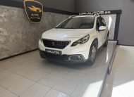 PEUGEOT 2008 Signature PureTech 110 SS 6 Vel. MAN