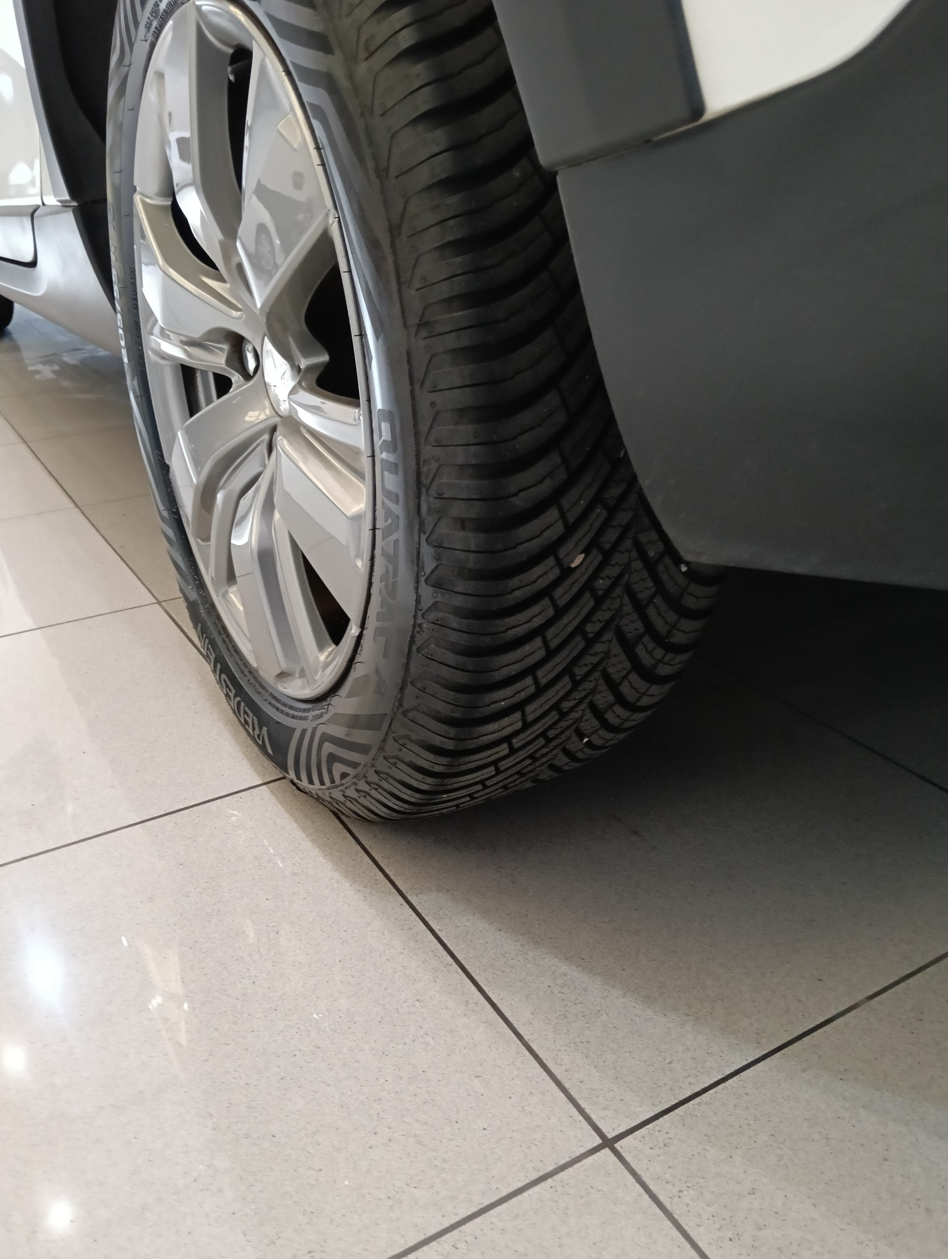 PEUGEOT 2008 Signature PureTech 110 SS 6 Vel. MAN