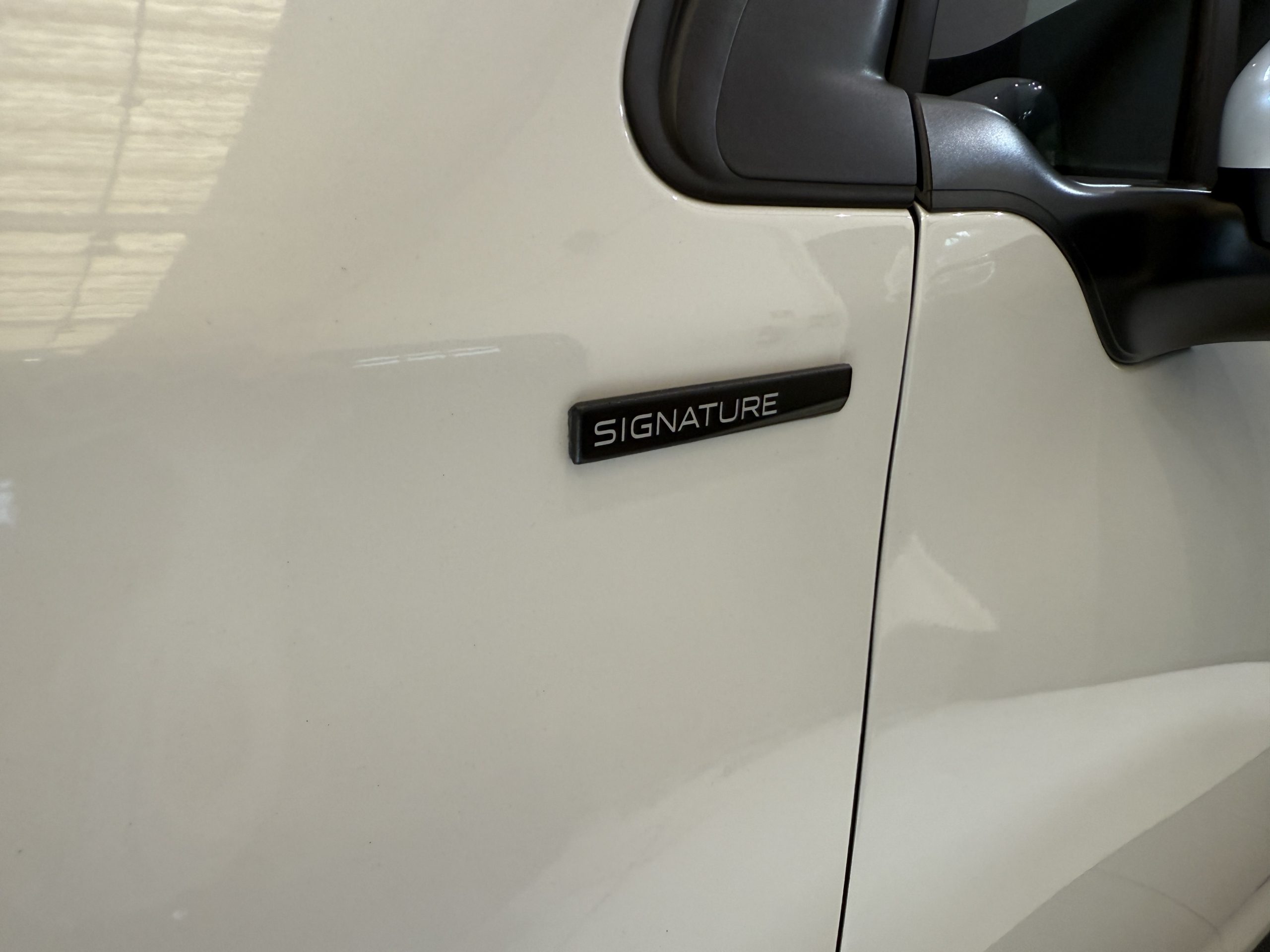 PEUGEOT 2008 Signature PureTech 110 SS 6 Vel. MAN