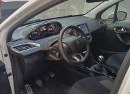 PEUGEOT 2008 Signature PureTech 110 SS 6 Vel. MAN