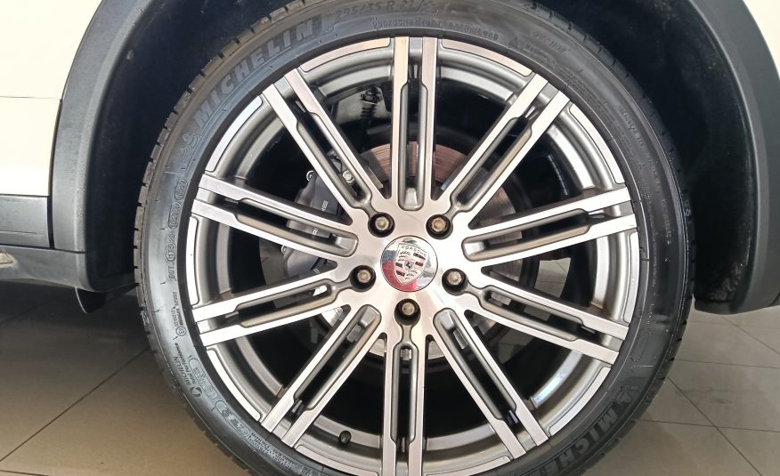 PORSCHE CAYENNE 3.0 CC 240 CV