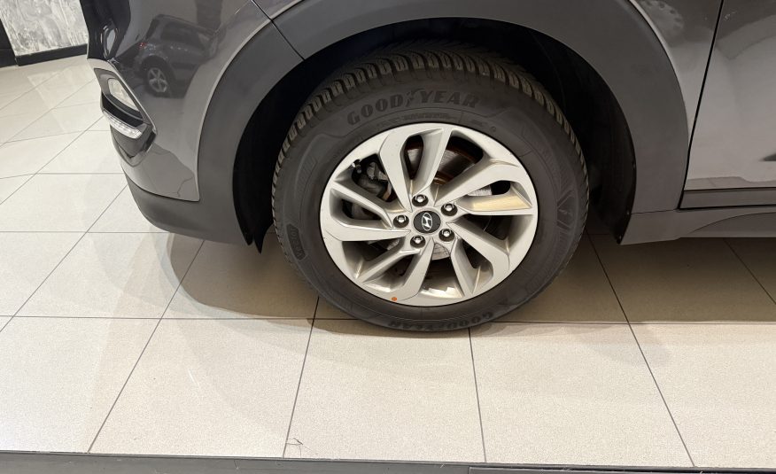 HYUNDAI Tucson 1.7 CRDi BlueDr Tecno Sky Safe 4×2