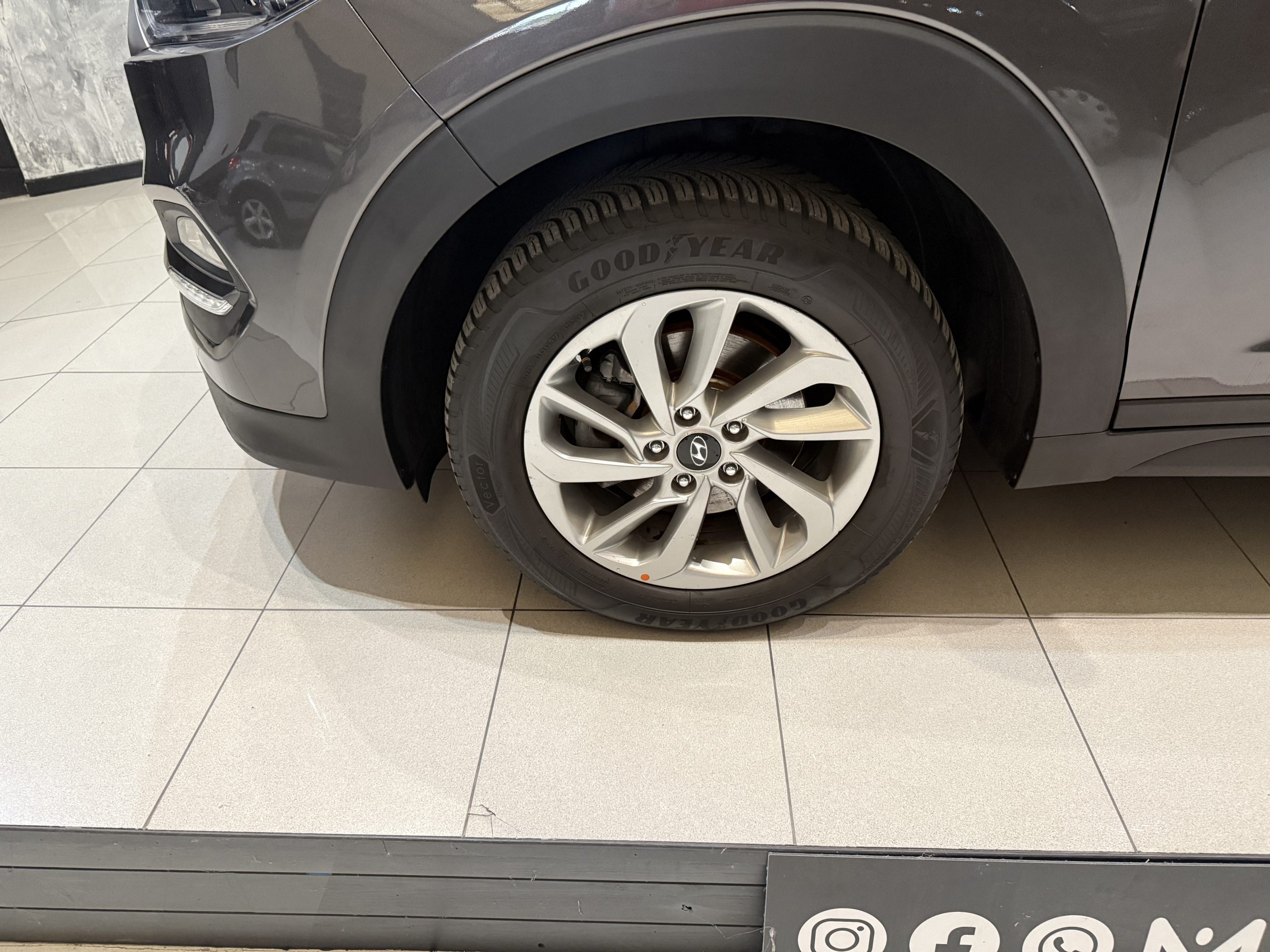 HYUNDAI Tucson 1.7 CRDi BlueDr Tecno Sky Safe 4×2