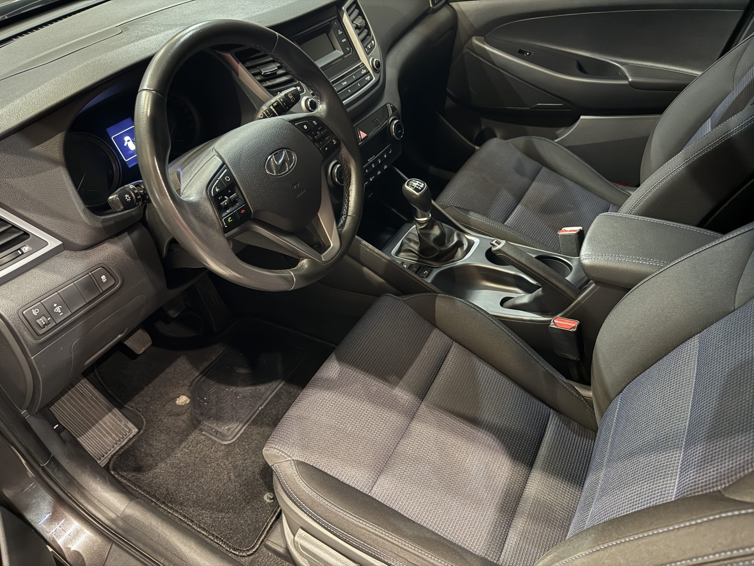 HYUNDAI Tucson 1.7 CRDi BlueDr Tecno Sky Safe 4×2