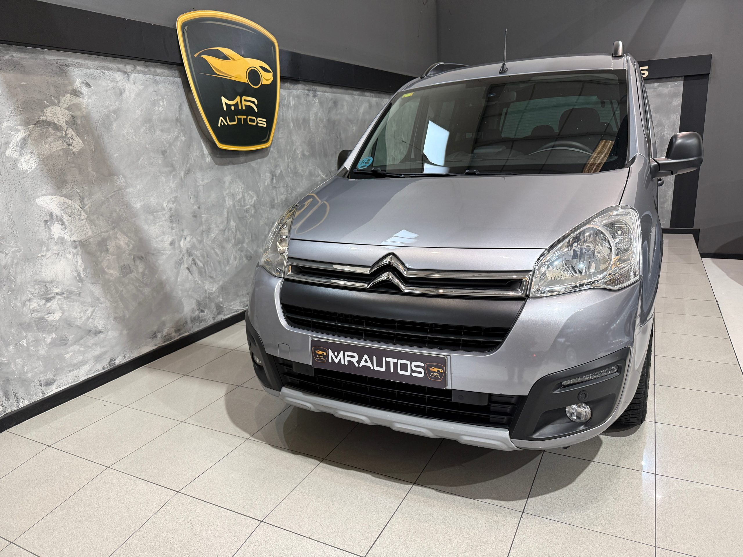 CITROEN Berlingo Talla M PureTech 110 SS SHINE