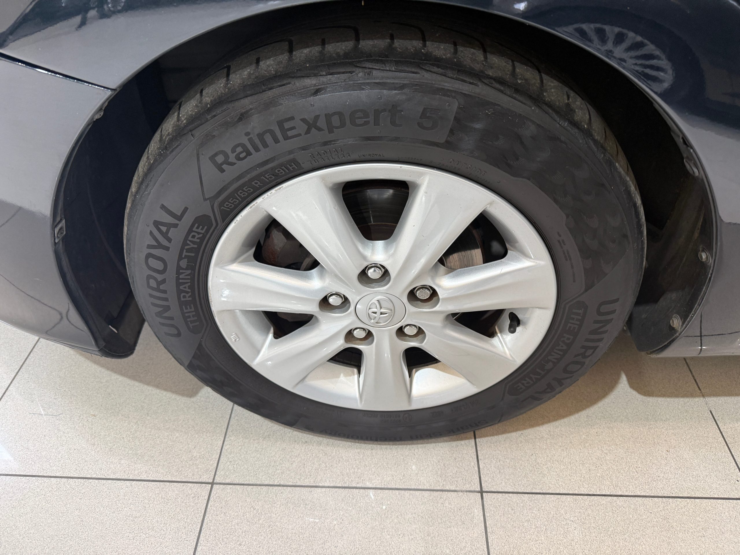 TOYOTA Auris 1.4 D4D DPF Active Eco