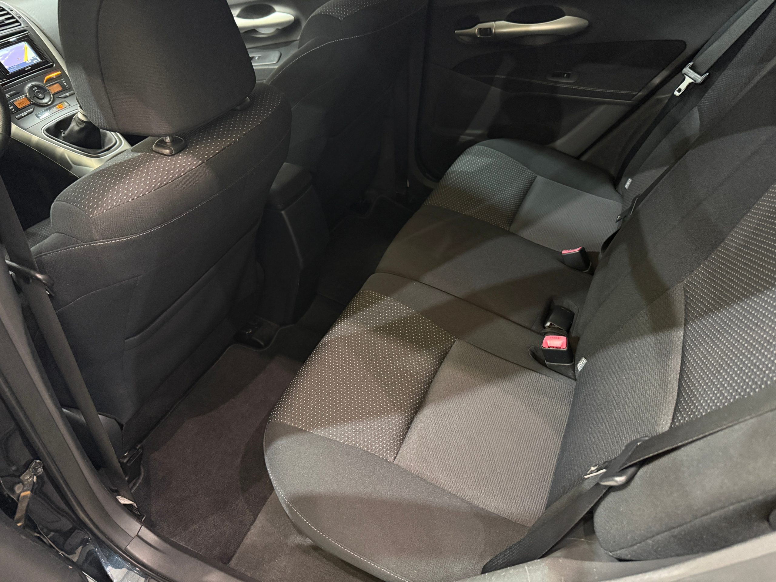 TOYOTA Auris 1.4 D4D DPF Active Eco