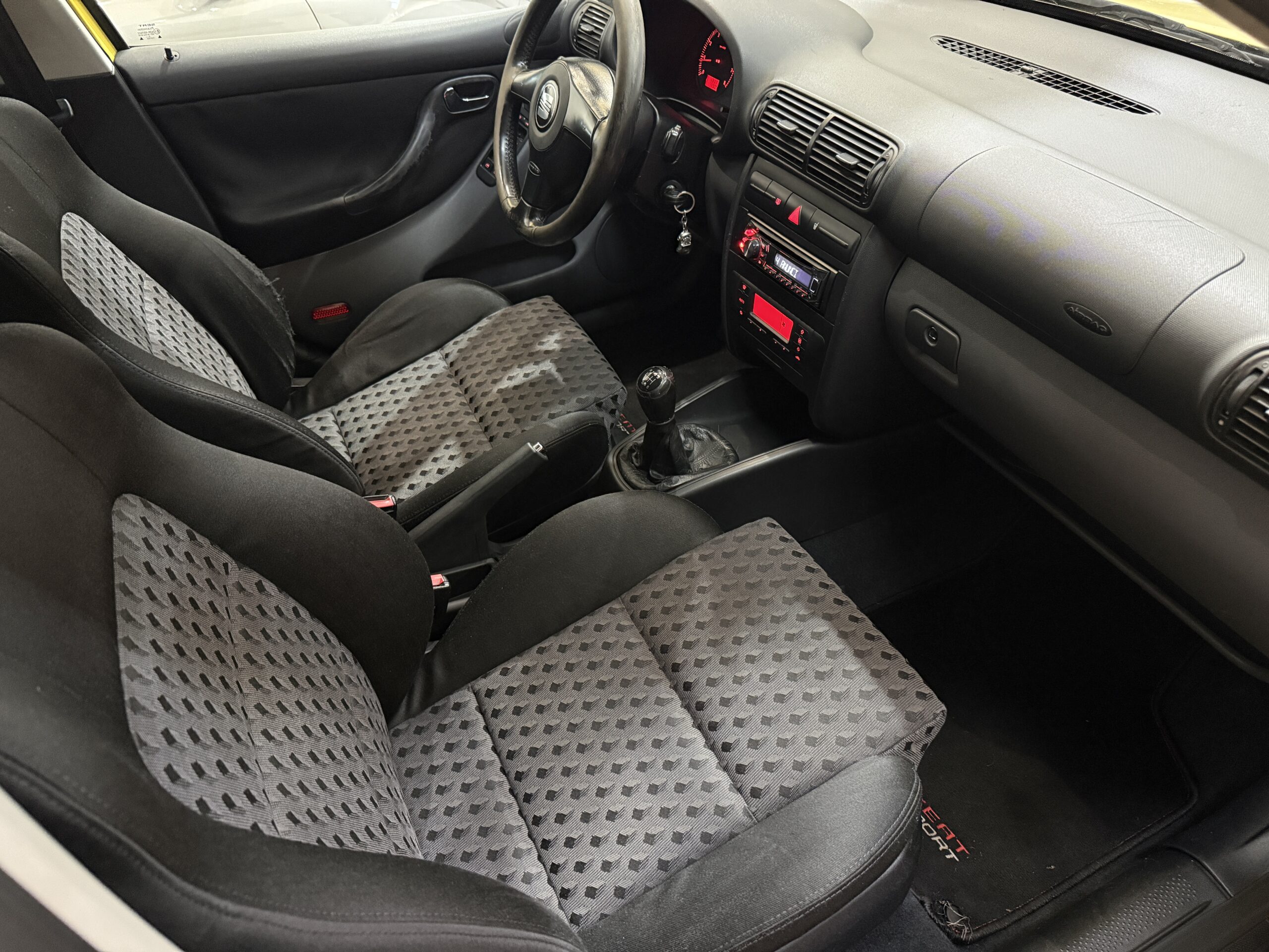 SEAT León 1.8i T 20V SPORT