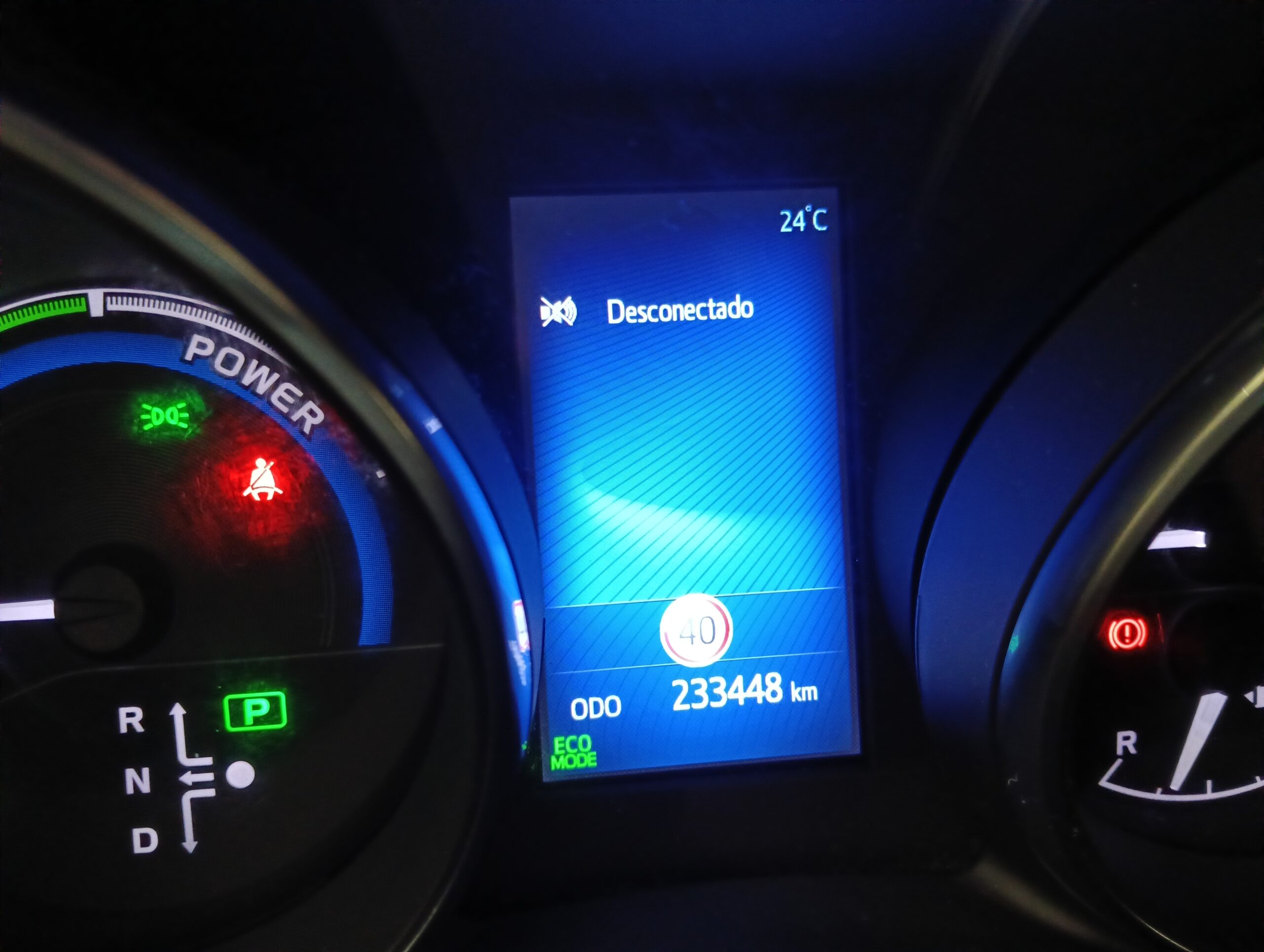 TOYOTA Auris 1.8 140H Feel Touring Sports