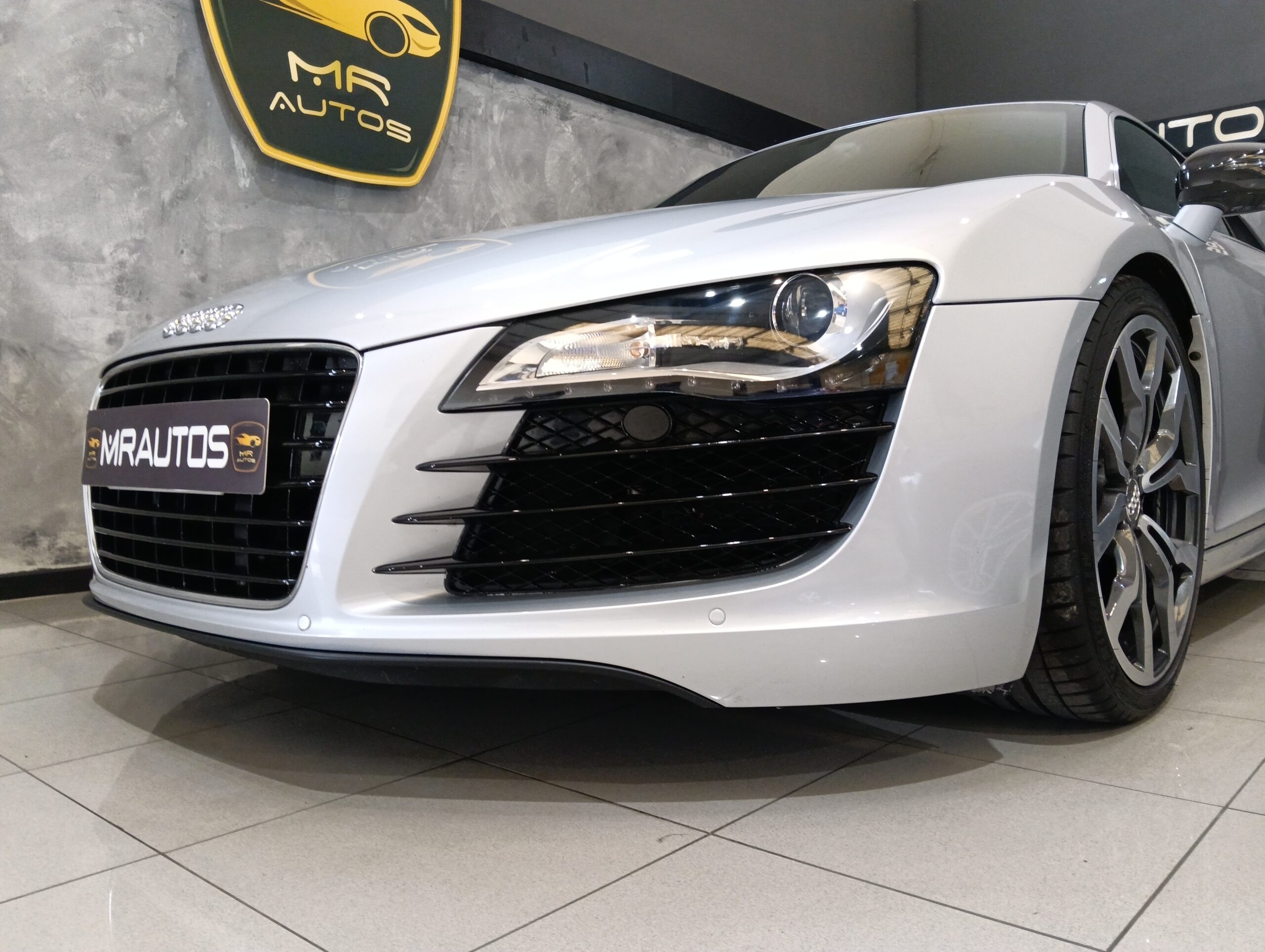 AUDI R8 4.2 FSI quattro Manual