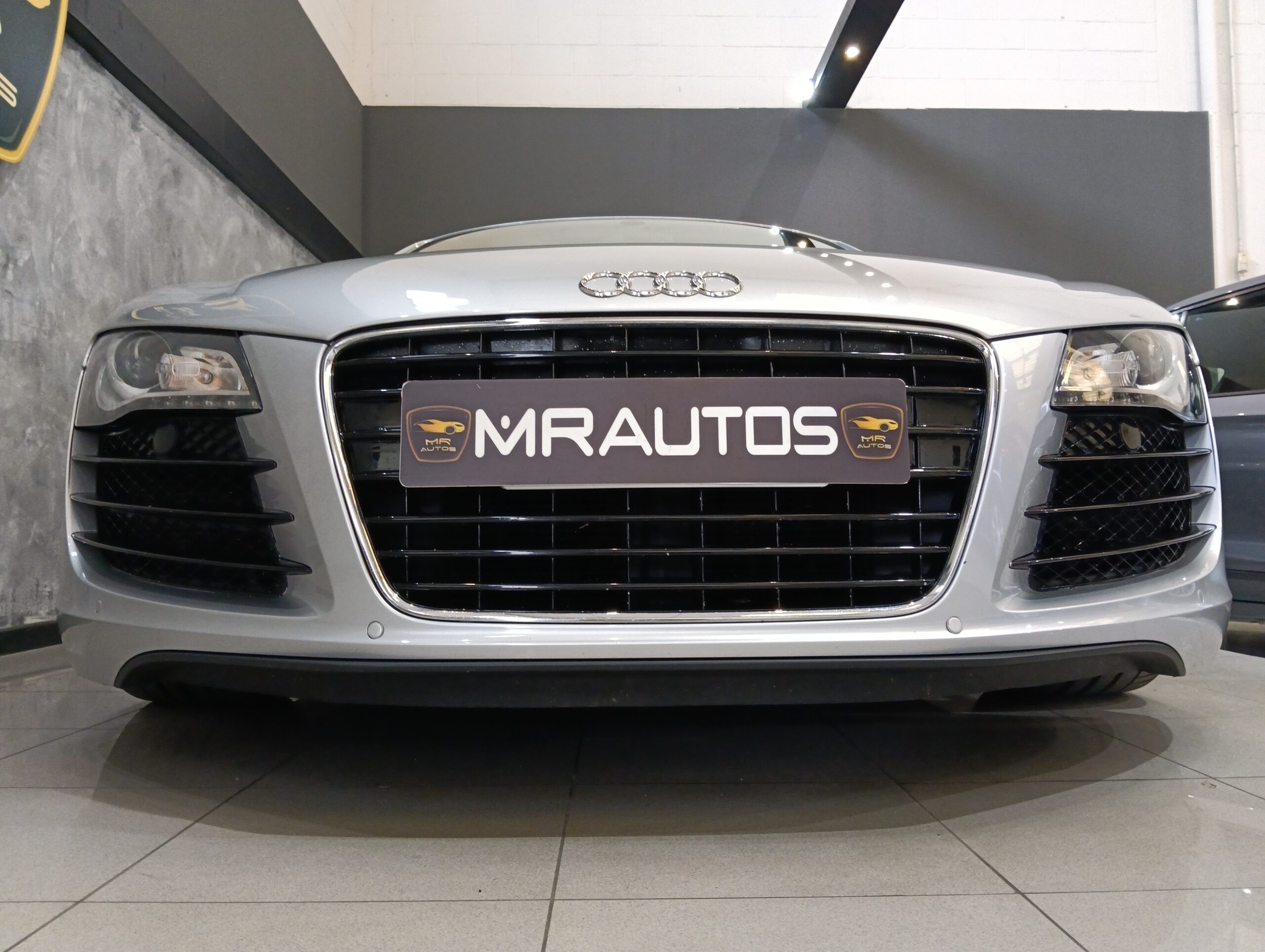 AUDI R8 4.2 FSI quattro Manual