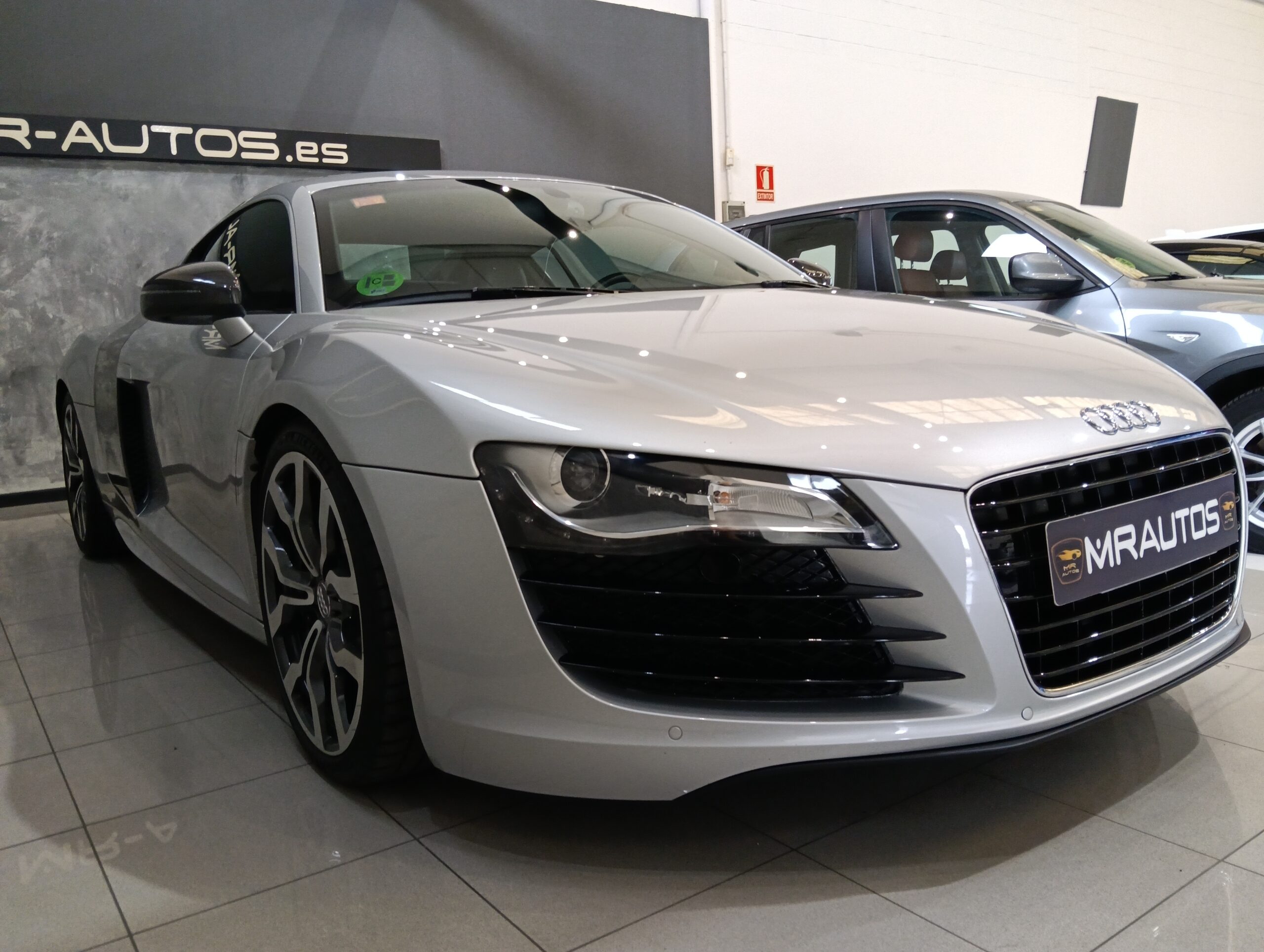 AUDI R8 4.2 FSI quattro Manual