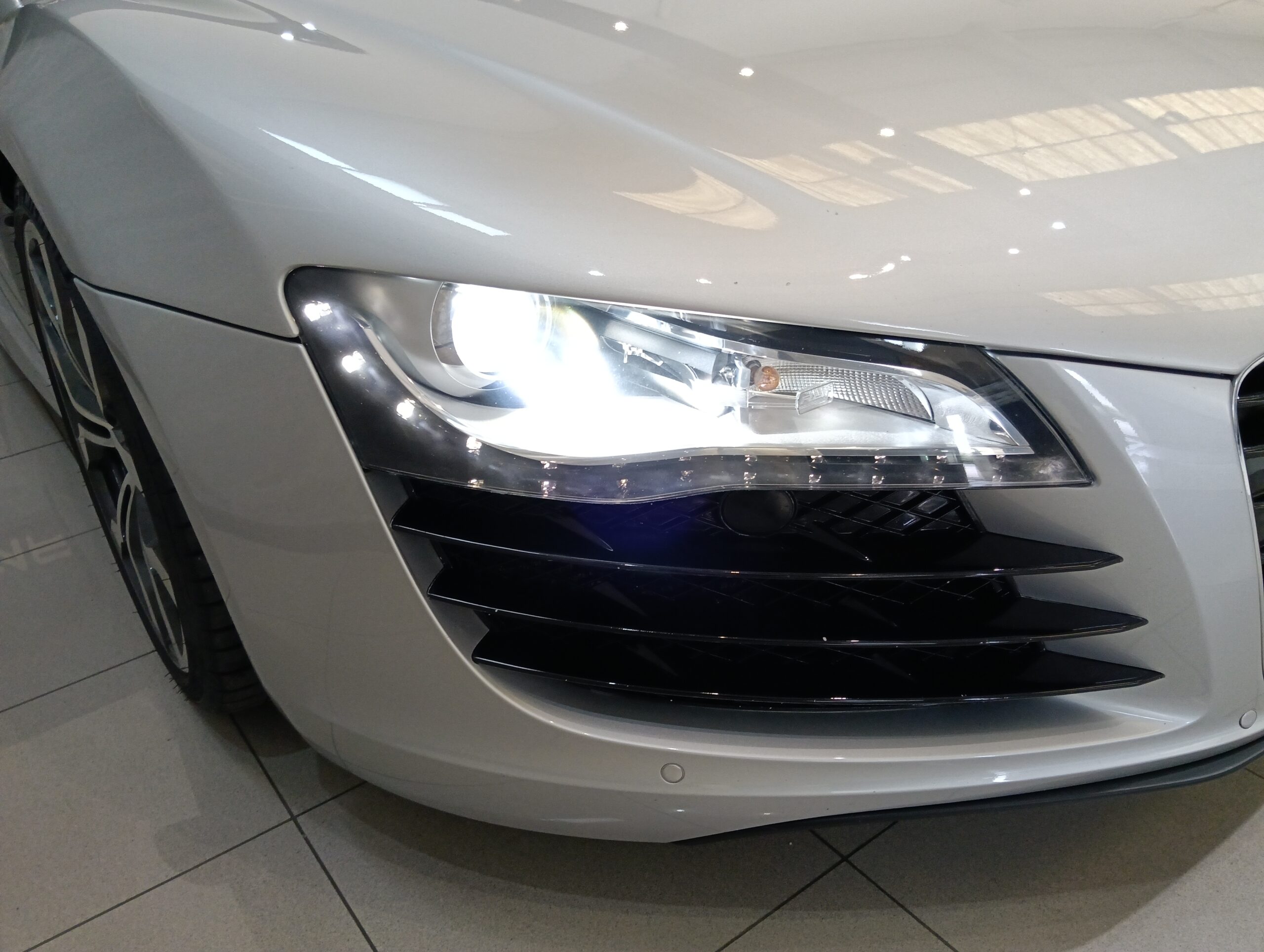 AUDI R8 4.2 FSI quattro Manual