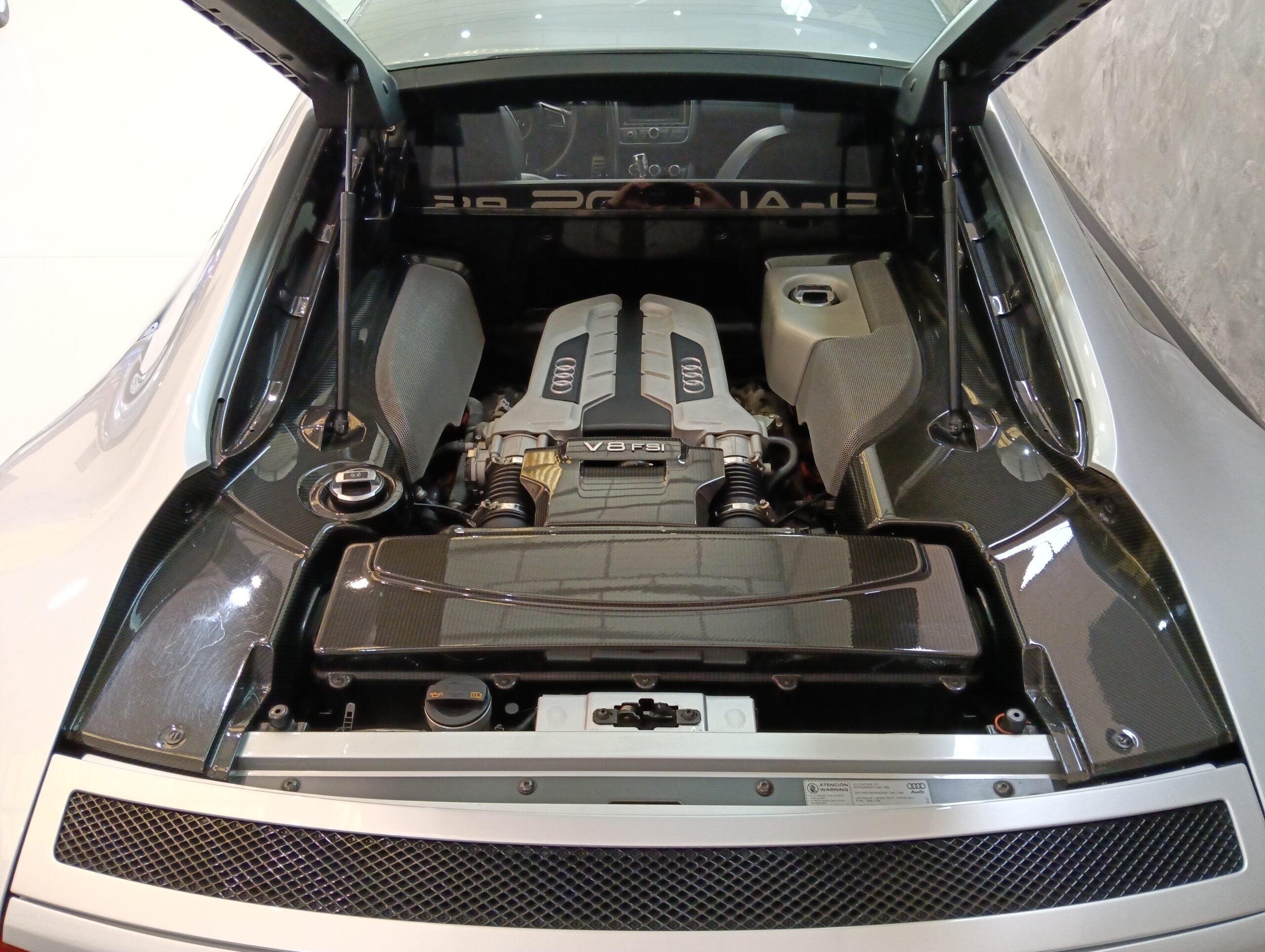 AUDI R8 4.2 FSI quattro Manual