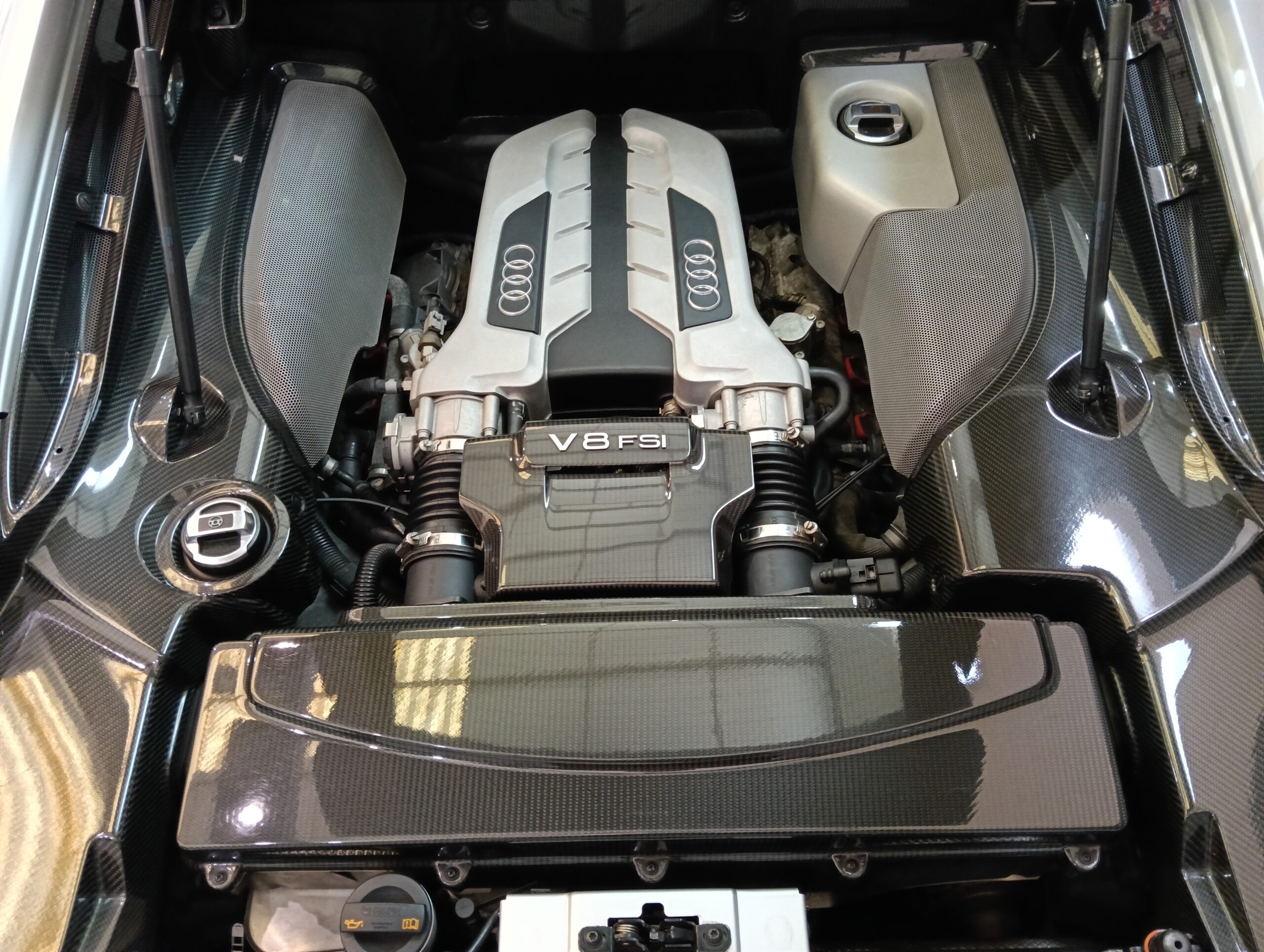 AUDI R8 4.2 FSI quattro Manual
