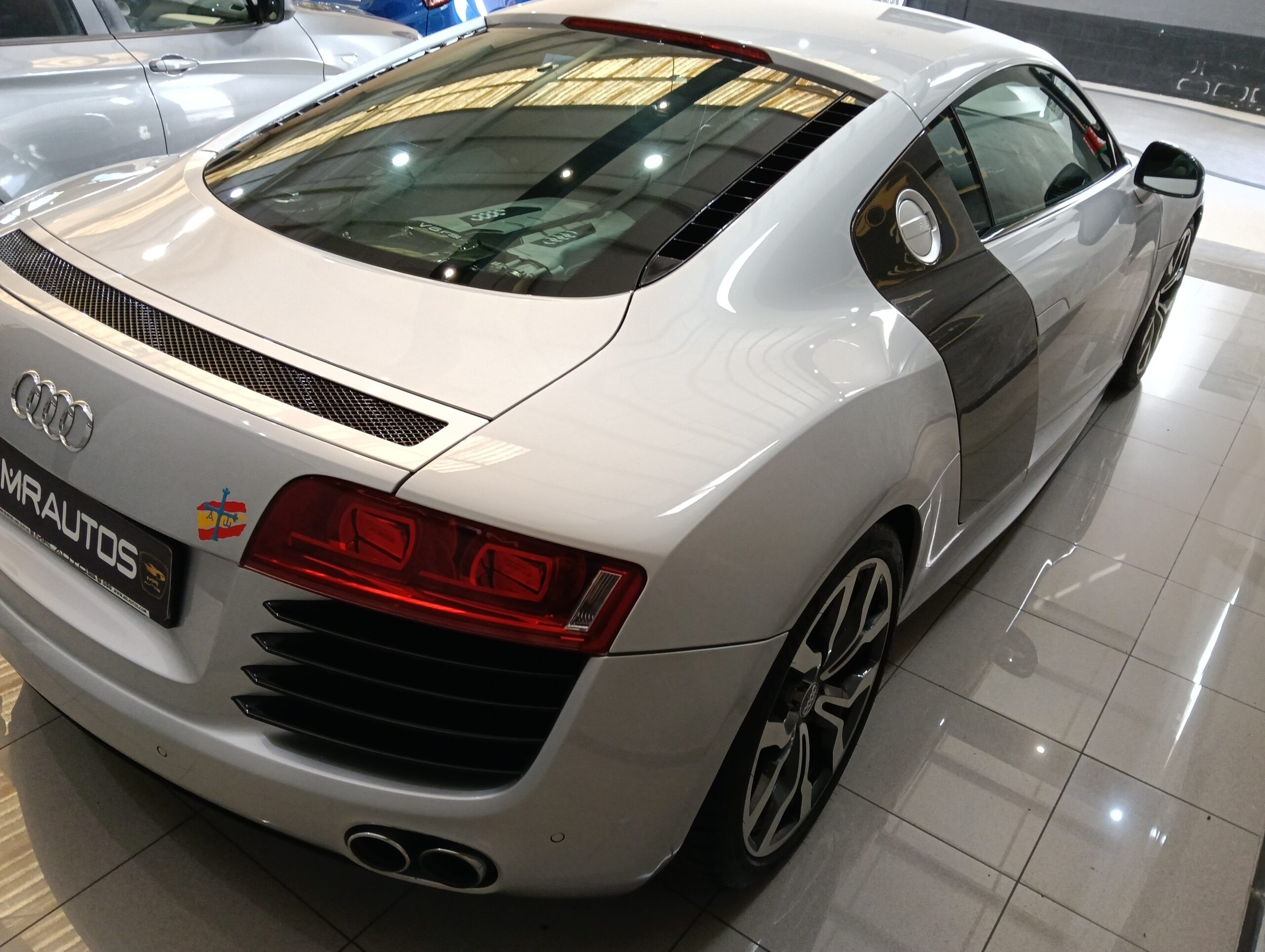 AUDI R8 4.2 FSI quattro Manual