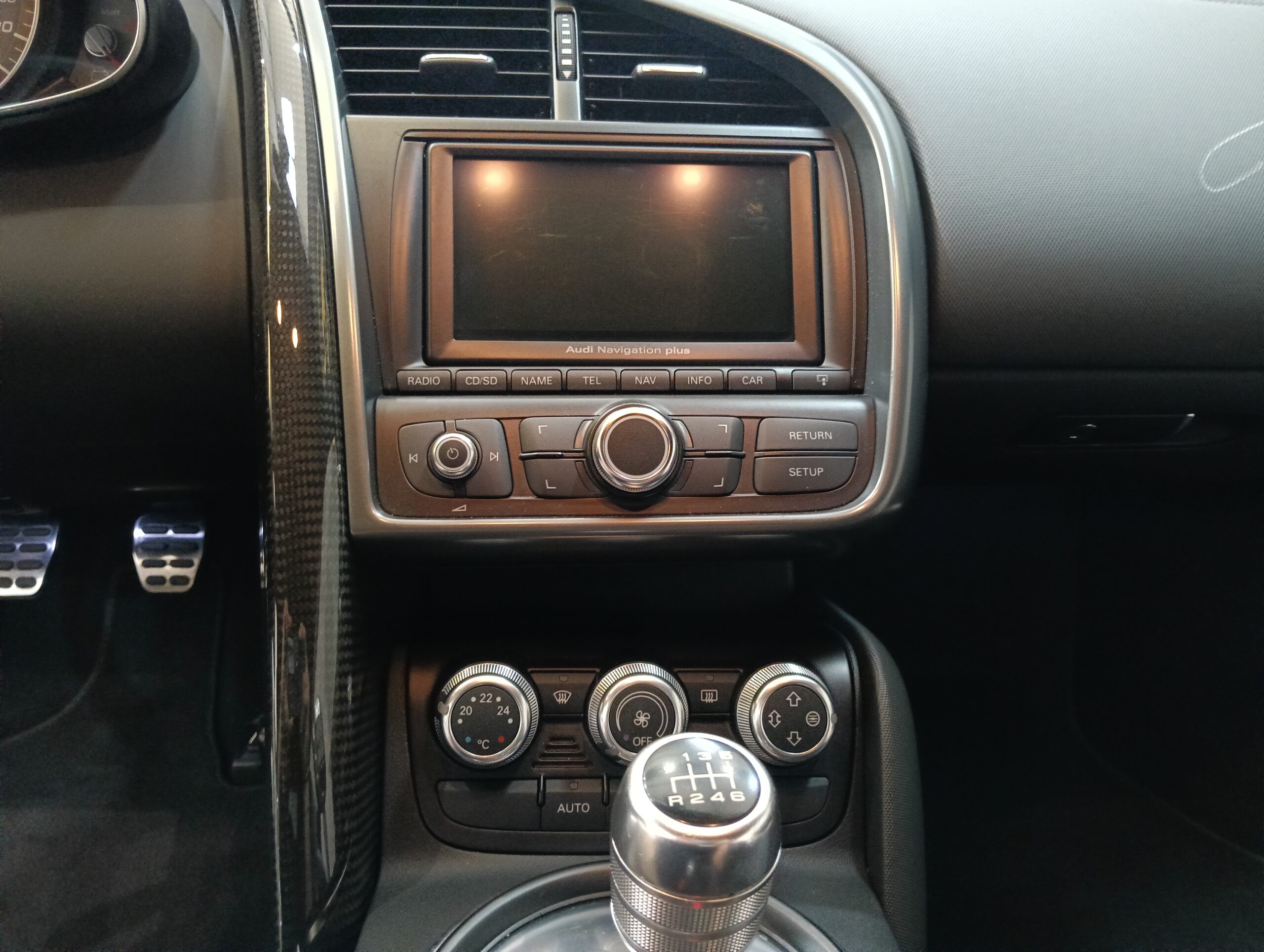 AUDI R8 4.2 FSI quattro Manual