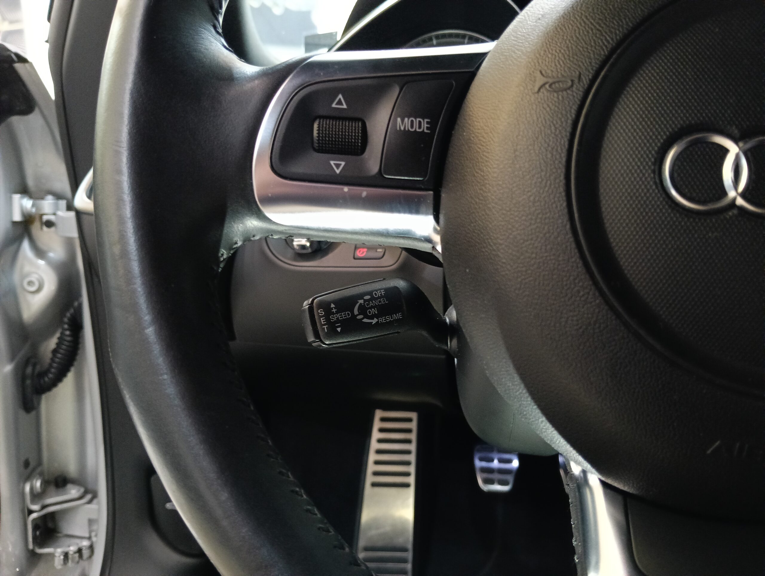 AUDI R8 4.2 FSI quattro Manual
