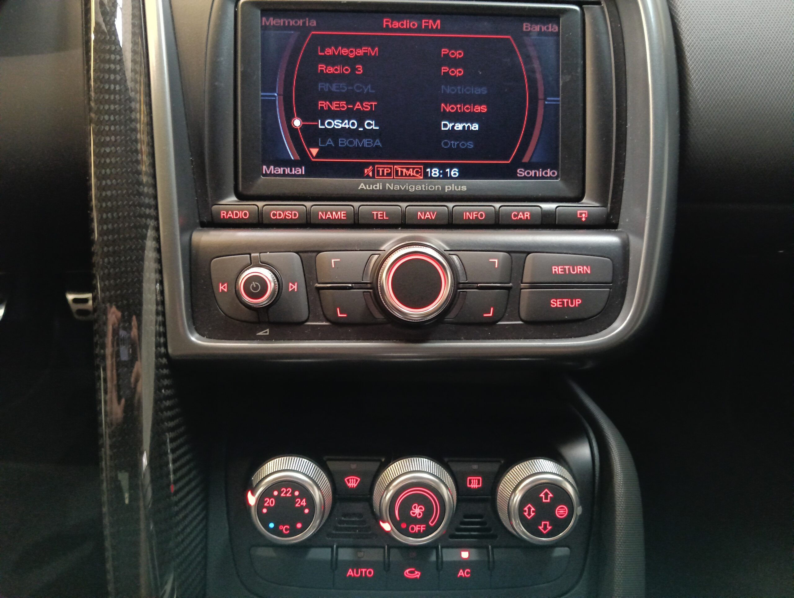 AUDI R8 4.2 FSI quattro Manual