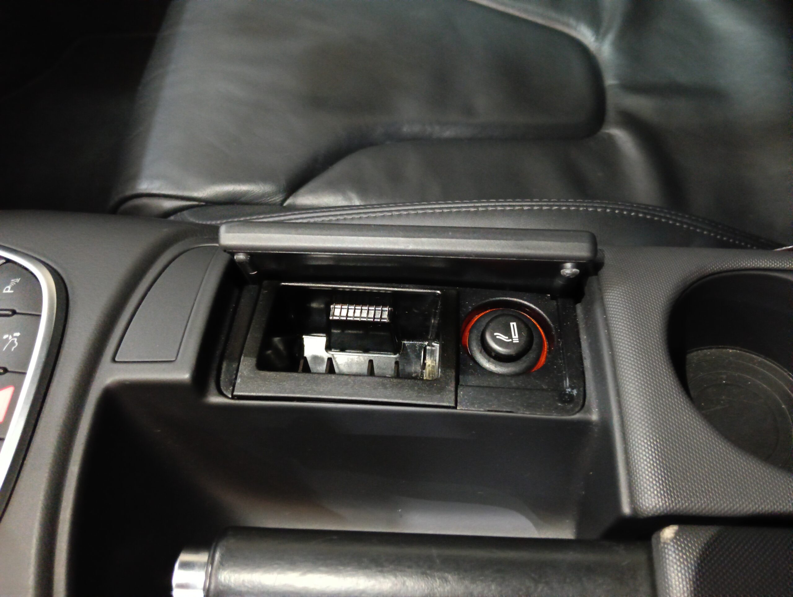 AUDI R8 4.2 FSI quattro Manual